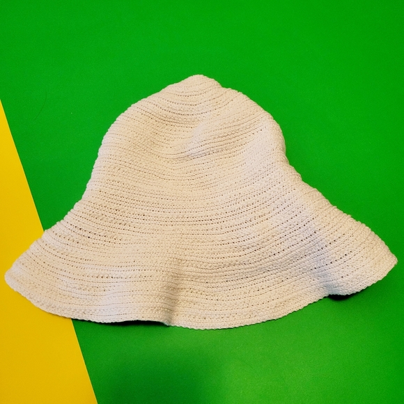 Vintage Diesel white knitted bucket hats caps,  made in Italy - Picture 5 of 5